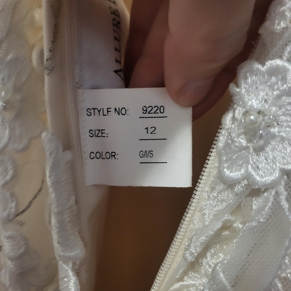 Size 12 Allure Bridals Style 9220 Color G/I/S - Picture 4 of 8